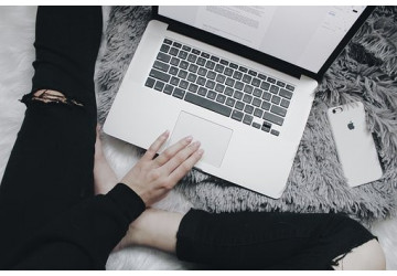 Comment bien porter son jean au bureau ?